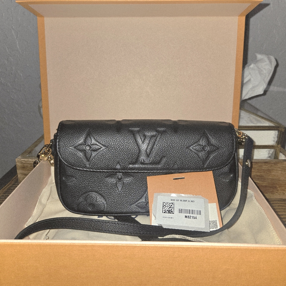 Louis Vuitton Wallet On Chain Ivy - New